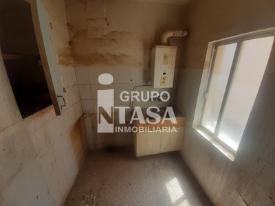 Piso en venta en Zamora, San Lazaro, con 6 dormitorios y 3 baños