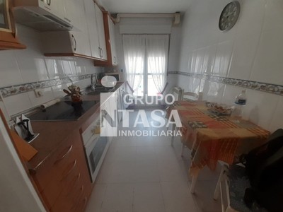 Piso en venta en Zamora, Zamora, con 3 dormitorios y baño