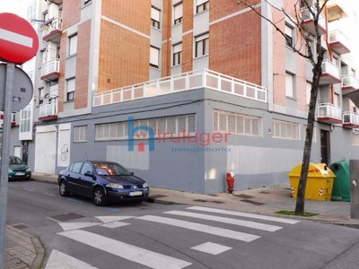 Lonja en venta en Gernika, Juan Calzada, con baño y trastero