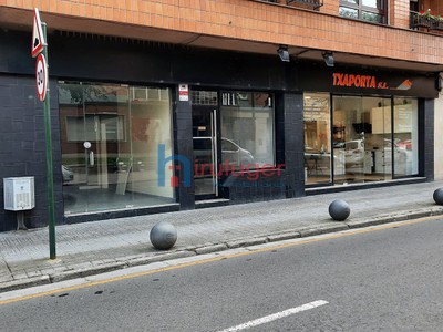 Lonja en alquiler en Gernika, Juan Calzada, con aseo