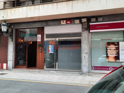 Lonja en alquiler en Gernika, Centro, con aseo