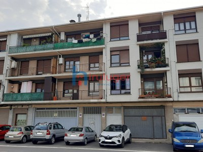 Piso en venta en Gernika, Lorategieta, con 3 dormitorios, baño, trastero y balcón