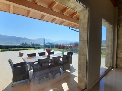 Chalet en venta en Busturia -san Cristobal, San Cristobal, con 6 dormitorios, 5 baños, aseo, 5 plazas de garaje, trastero, 4 terrazas y terreno