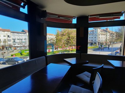 Lonja en venta en Gernika, Centro, con baño y 2 aseos