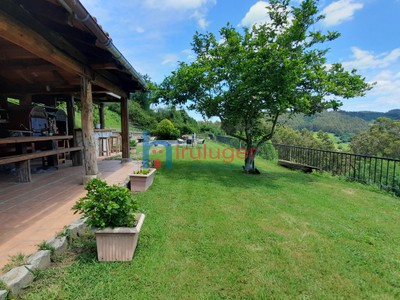 Casa en venta en Bermeo, Almike, con 5 dormitorios, 5 baños, plaza de garaje, trastero, 2 balcones y terreno