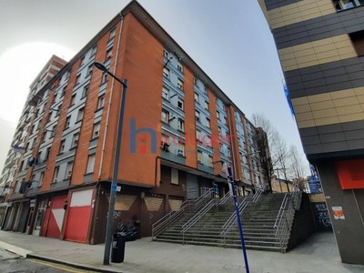 Piso en venta en Erandio, Astrabudua, con 3 dormitorios y baño