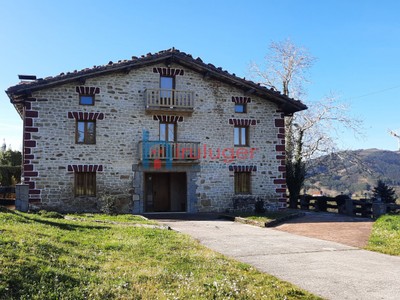 Casa en venta en Munitibar, Gerrikaitz, con 4 dormitorios, 2 baños y terreno