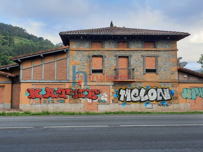 Lonja en venta en Gernika-lumo, Carlos Gangoiti, con 2 baños y 6 aseos