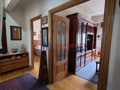 Piso en venta en Gernika-lumo, Centro, con 3 dormitorios, baño, trastero y balcón