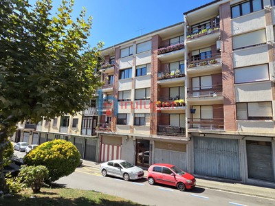 Piso en venta en Gernika-lumo, con 3 dormitorios, baño, trastero y balcón