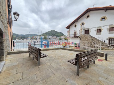 Piso en venta en Lekeitio, Portua, con 3 dormitorios, baño y balcón