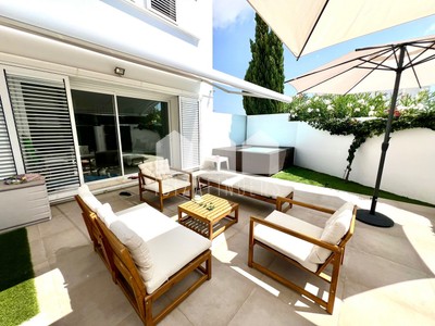 Duplex en venta en Sant Jordi De Ses Salines, Pueblo De Sant Jordi, con 3 dormitorios, 2 baños, aseo, 2 plazas de garaje, trastero y 3 terrazas