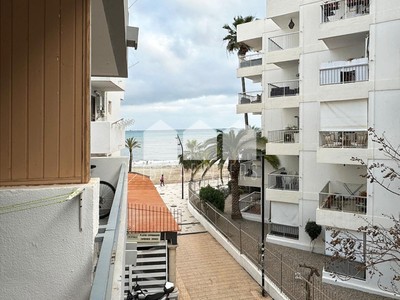 Apartamento en venta en Ibiza, con 2 dormitorios, baño, balcón y terraza