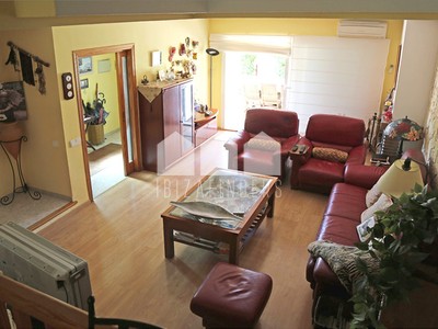 Duplex en venta en Ibiza, Can Misses, con 3 dormitorios, 2 baños, aseo, plaza de garaje, trastero, 2 balcones, 3 terrazas y terreno