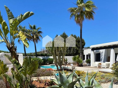 Villa en venta en Sant Josep De Sa Talaia, Cala Tarida, con 4 dormitorios, 3 baños y terreno