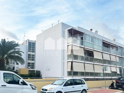 Piso en venta en Puig Den Valls, con 3 dormitorios, 2 baños, balcón y terraza