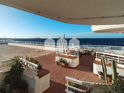 Apartamento en venta en Sant Josep De Sa Talaia, Cala De Bou, con 2 dormitorios, baño, balcón y terraza