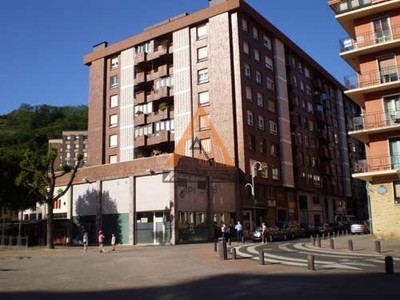 Lonja en alquiler en Bilbao, San Ignacio