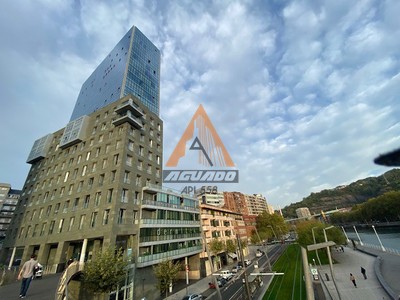 Garaje en venta en Bilbao, Paseo Uribitarte