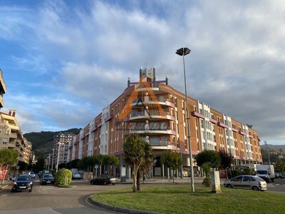 Piso en alquiler en Castro Urdiales, Cotolino, con 2 dormitorios, baño y plaza de garaje