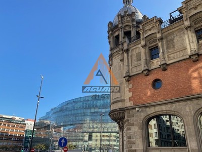 Piso en venta en Bilbao, Indautxu, con 4 dormitorios y 2 baños