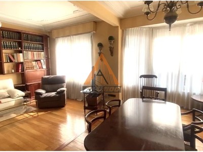 Piso en venta en Bilbao, Indautxu, con 4 dormitorios y 2 baños