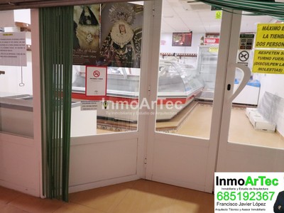 Locales en venta en Chauchina, con baño