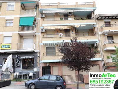 Piso en venta en Illora, con 3 dormitorios, 2 baños y 2 terrazas