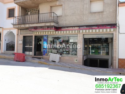 Locales en venta en Illora, con baño