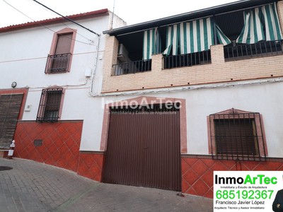 Casa en venta en Alomartes, con 3 dormitorios, baño, plaza de garaje y terraza