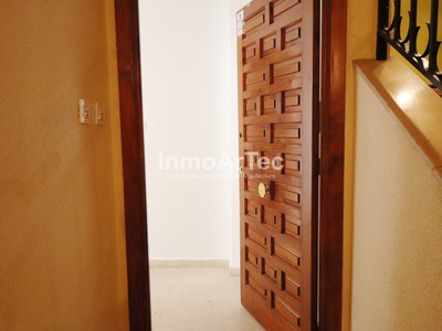 Piso en venta en Illora, con 4 dormitorios, baño y 2 terrazas