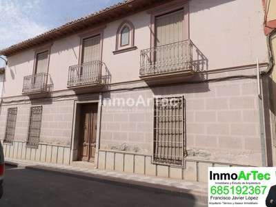 Casa en venta en Atarfe, con 4 dormitorios, baño y terreno