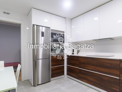 Piso en venta en Barakaldo, Santa Teresa, con 3 dormitorios, 2 baños, plaza de garaje y trastero