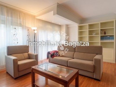 Piso en venta en Barakaldo, Santa Teresa, con 2 dormitorios, baño y aseo
