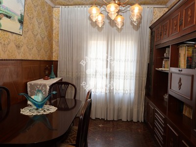 Piso en venta en Barakaldo, Zuazo, con 3 dormitorios, baño y balcón