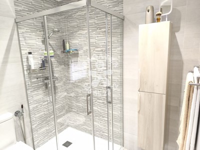 Piso en venta en Barakaldo, con 3 dormitorios, baño y balcón