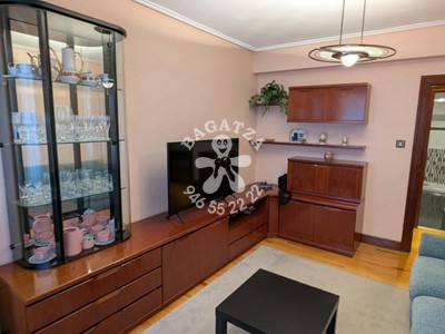 Piso en venta en Barakaldo, Santa Teresa, con 3 dormitorios y baño