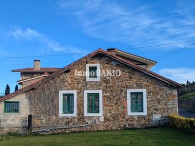 Casa en venta en Meñaka, Rural, con 2 dormitorios, baño, trastero y terreno