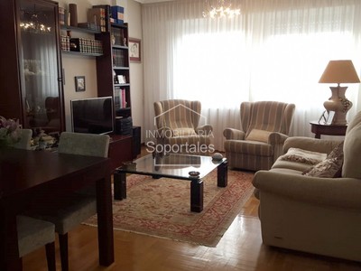 Piso en venta en Logroño, Colón, con 3 dormitorios, 2 baños, trastero y 2 terrazas