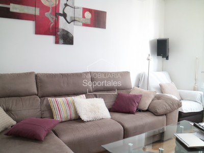 Piso en venta en Logroño, Av. De La Paz, con 3 dormitorios y baño