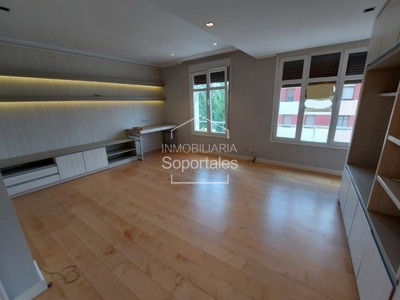 Piso en venta en Logroño, Republica Argentina, con 3 dormitorios, 2 baños y trastero