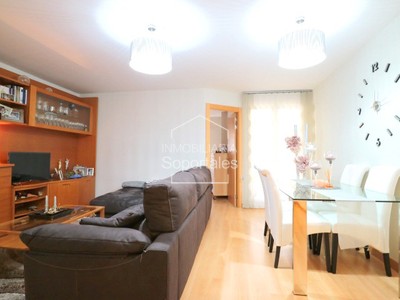 Piso en venta en Logroño, Calvo Sotelo, con 3 dormitorios, baño y 2 terrazas