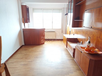 Piso en venta en Logroño, Centro, con 3 dormitorios y baño