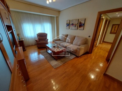 Piso en venta en Logroño, Centro, con 3 dormitorios, 2 baños y terraza