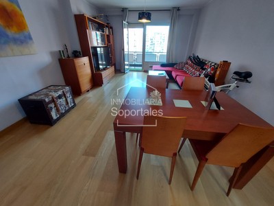 Piso en venta en Logroño, Gran Via, con 3 dormitorios, 2 baños, plaza de garaje y 2 terrazas