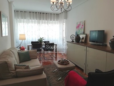 Apartamento en venta en Logroño, Centro, con 2 dormitorios, baño y terraza
