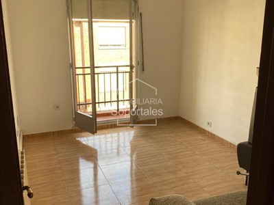 Piso en venta en Logroño, Av. De La Paz, con 3 dormitorios y baño