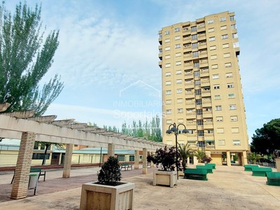 Piso en venta en Logroño, Centro, con 4 dormitorios, 2 baños, plaza de garaje y terraza