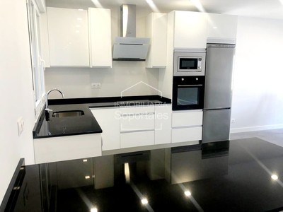 Duplex en venta en Logroño, Centro, con 3 dormitorios, 2 baños, plaza de garaje y 2 terrazas