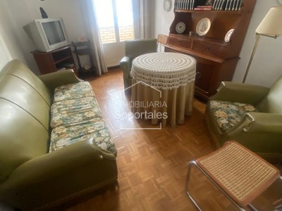 Piso en venta en Logroño, con 5 dormitorios y 2 baños